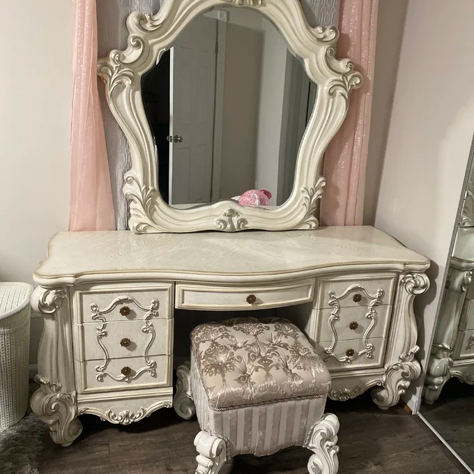 Dressing table in the bedroom