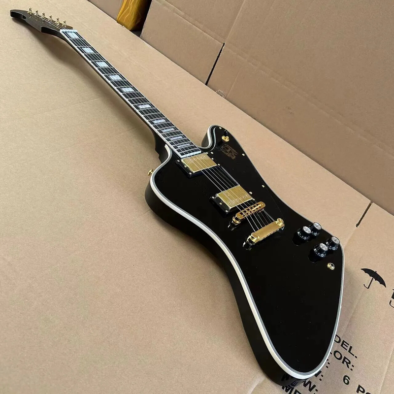 Electric Guitar Rosewood Fingerboard Golden Hardware Tremolo System 6 Strings