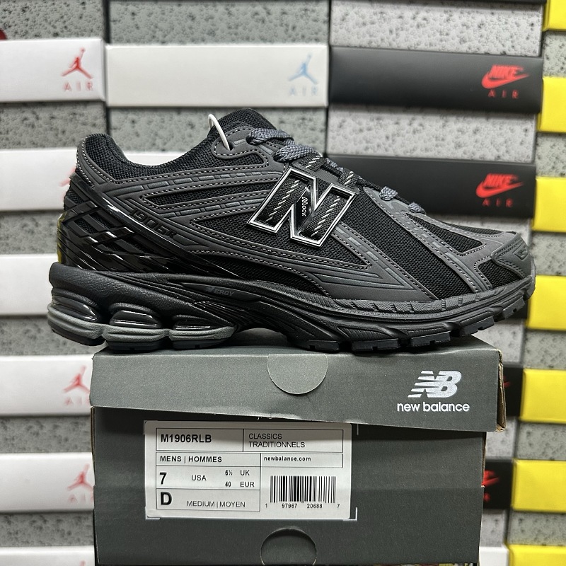 New Balance 1906 Sneakers