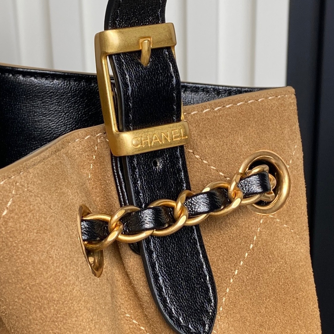 Chanel AS5636 Tan Suede Hobo Bag detail 2