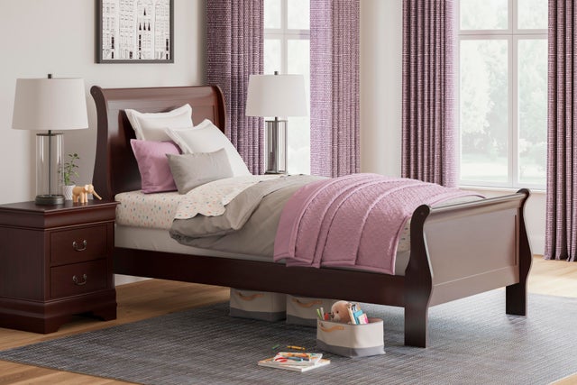 Alisdair Sleigh Bed