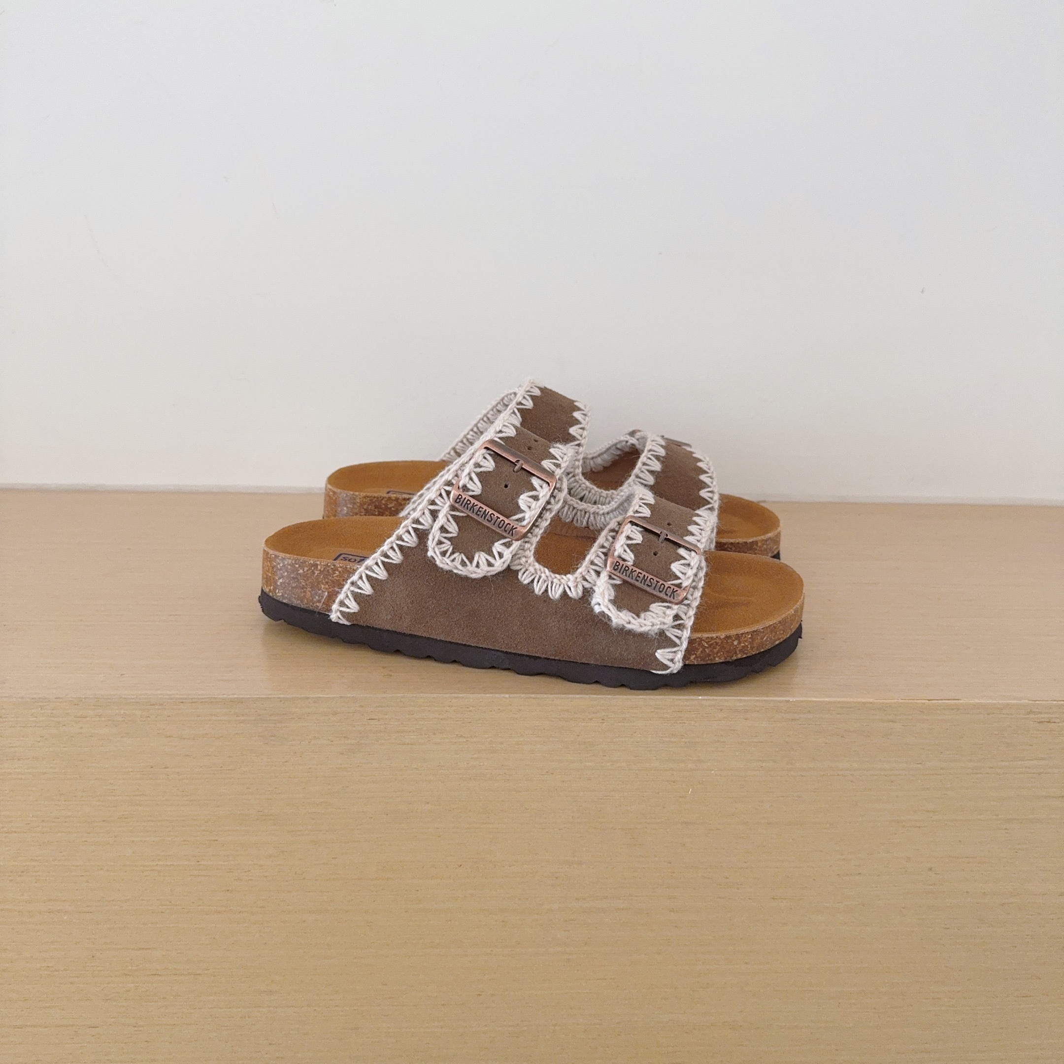 UGG Footwear Style 075