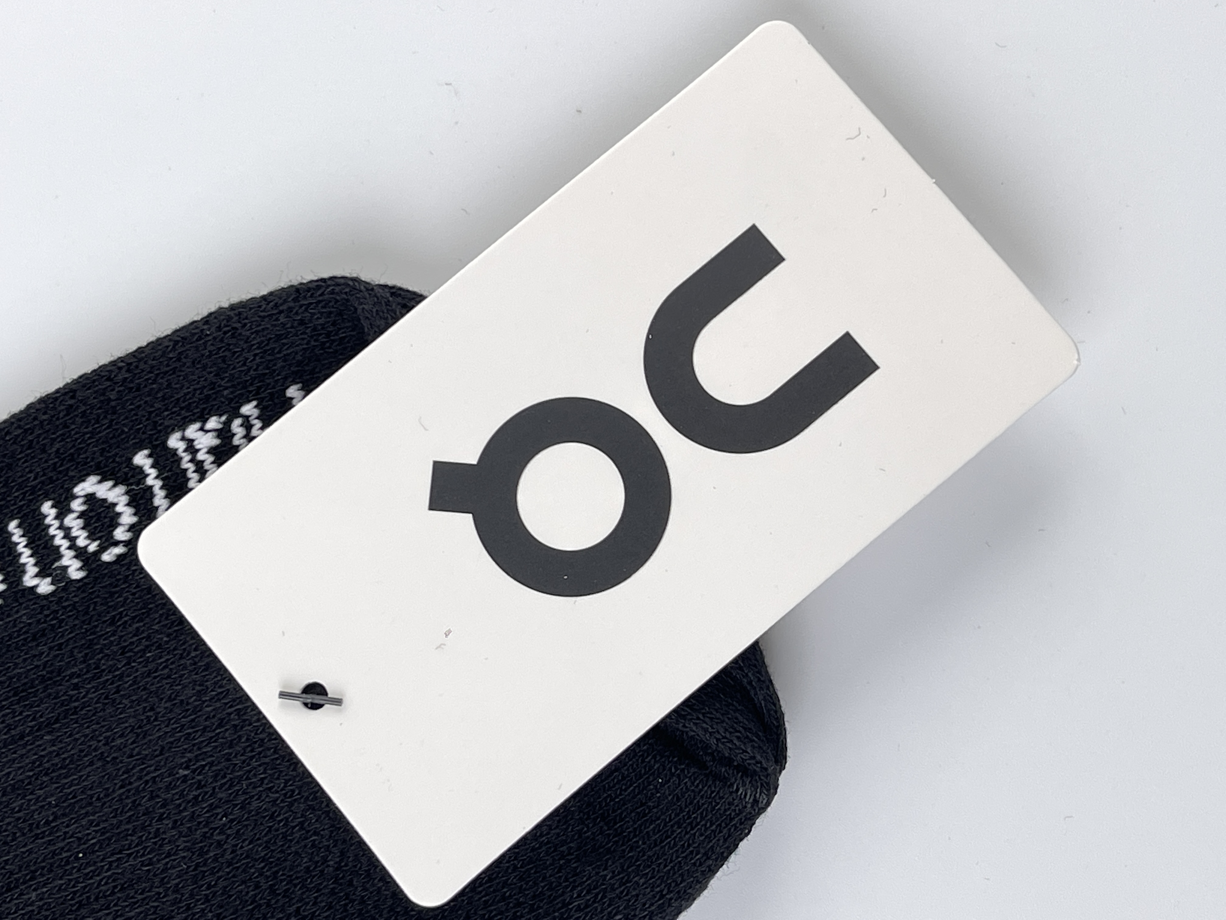 On Running Mid-Crew Socks White Black