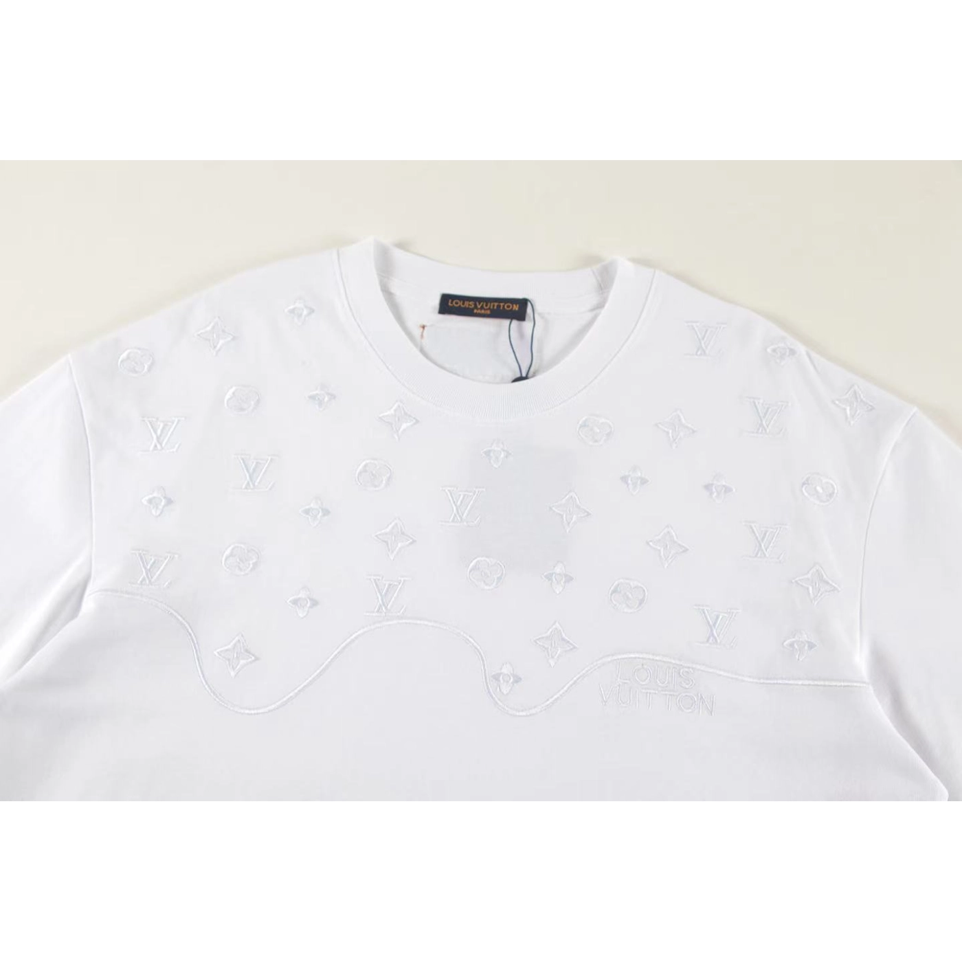 Louis Vuitton T-shirt Z030 Black/White/Khaki