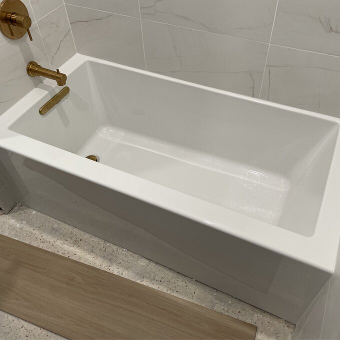 60" x 30" Alcove/Tile in Soaking Acrylic Bathtub