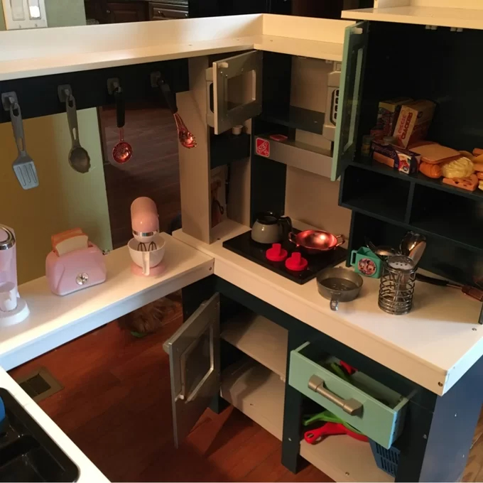 Grand Walk Wood Kitchen Set