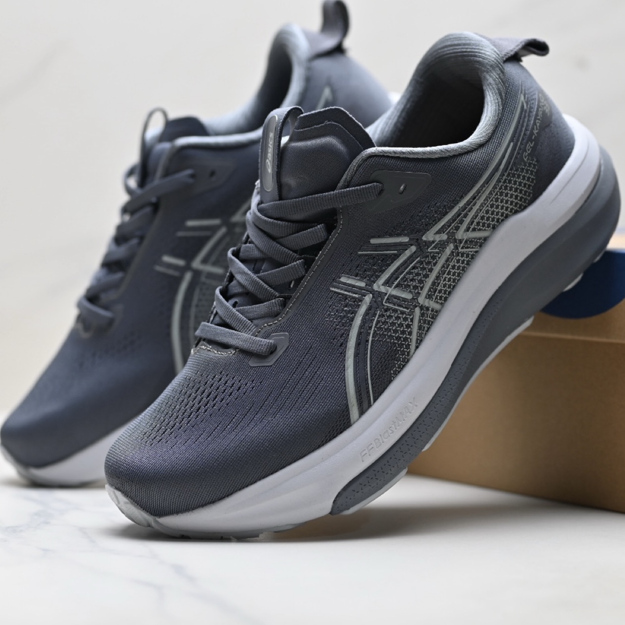 ASICS Gel-Kayano 33