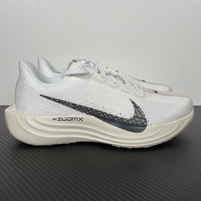 Nike Pegasus Plus