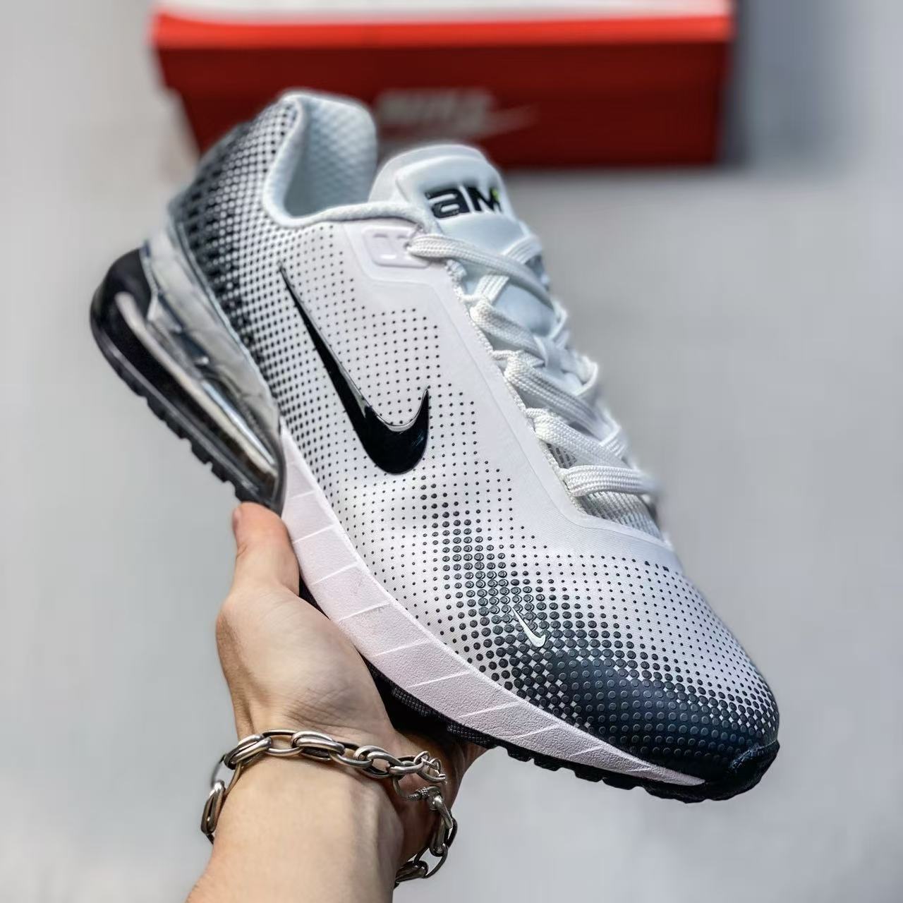 Air Max Phoenix 4