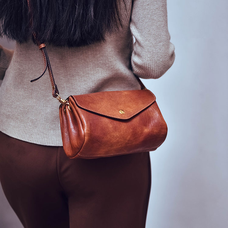Vintage Leather Crossbody Clutch
