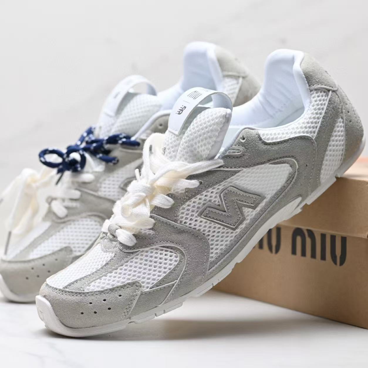 New Balance 530
