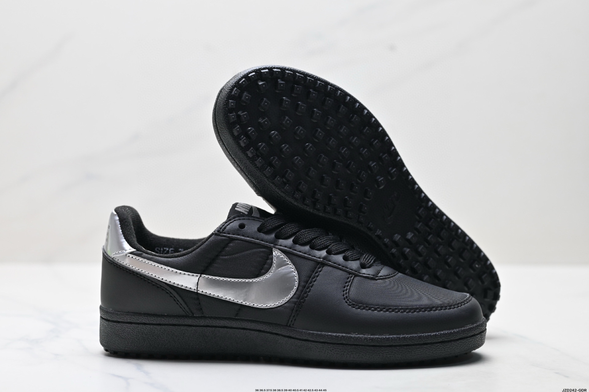 Nike Field General 82