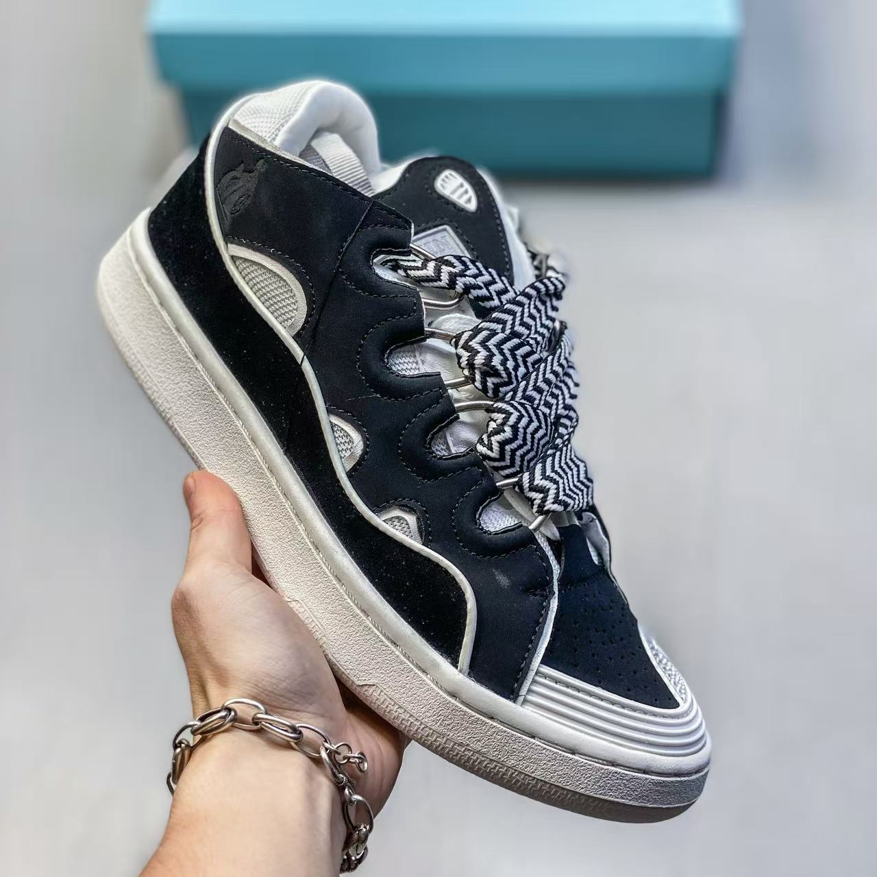 Lanvin Curb