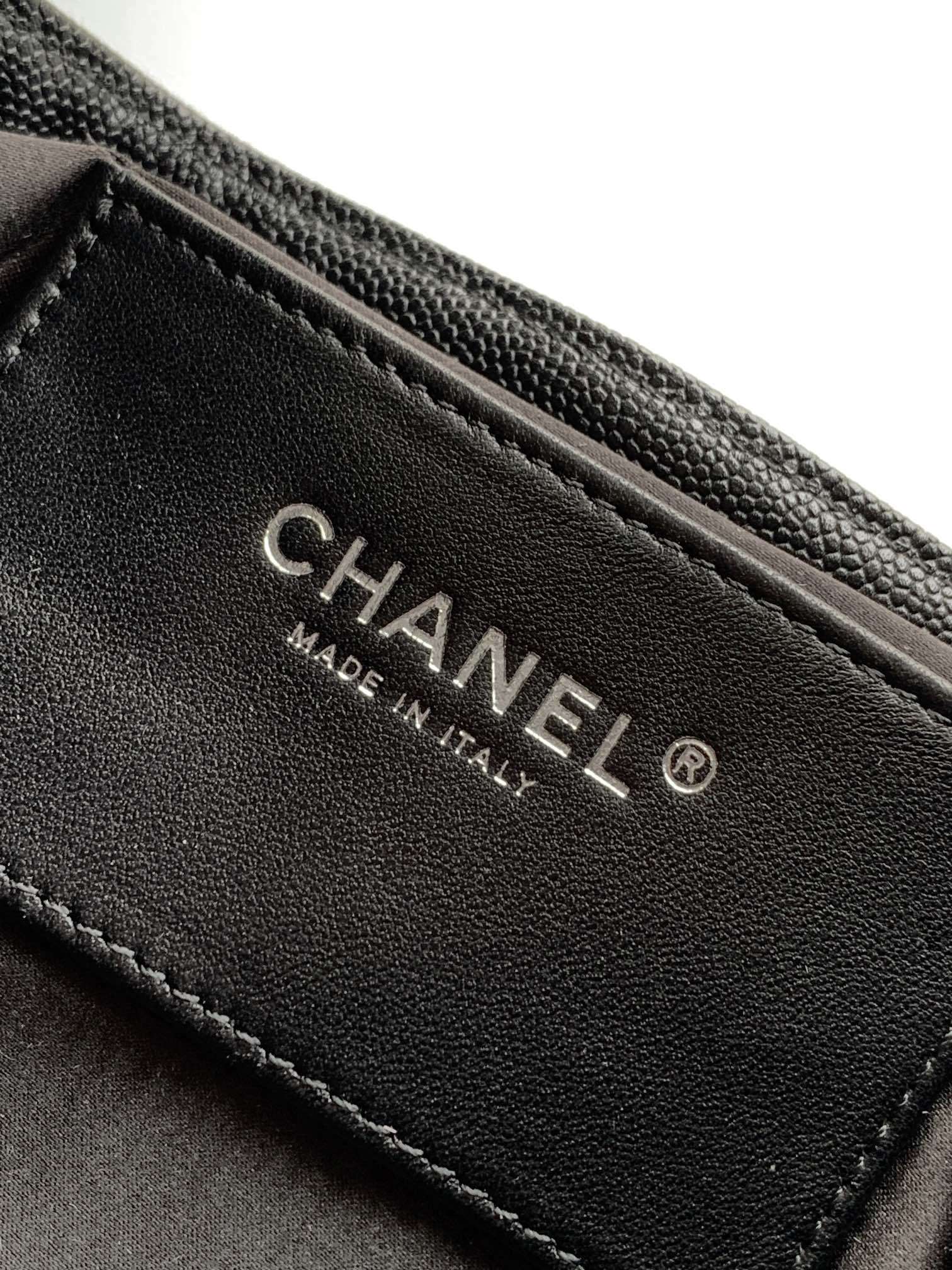 Chanel Suede Tote Bag Black detail 2