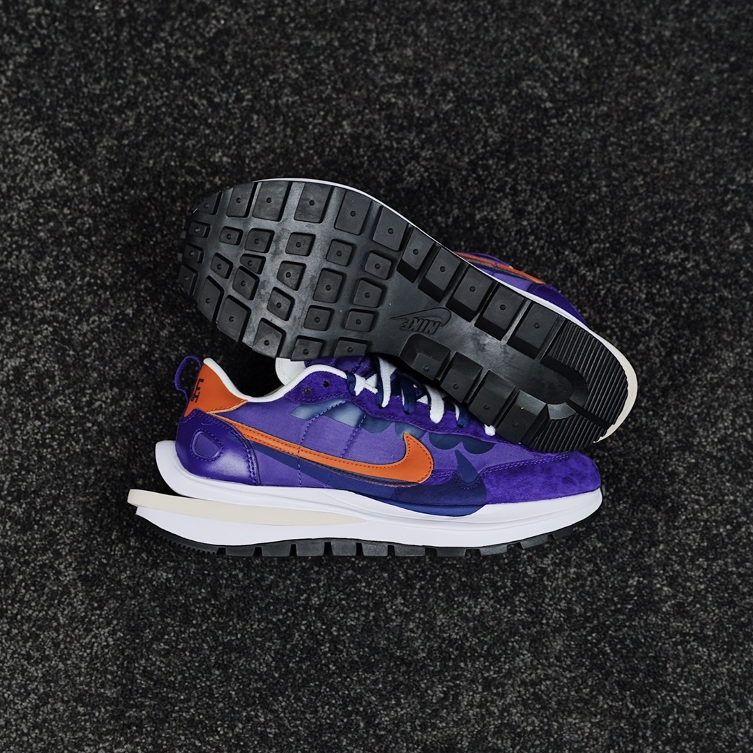 Nike x sacai Sneakers detail 2