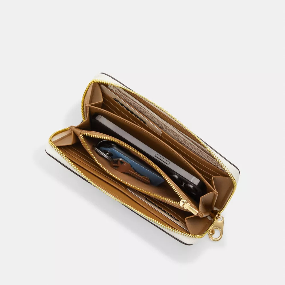COAthtCH Classic Wallet