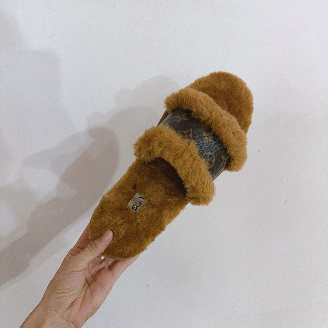 UGG x Louis Vuitton Monogram Fluffy Slide - Kids