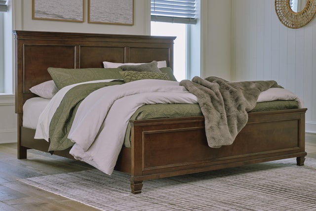 Lanolee / Fortman / Danabrin Panel Bed