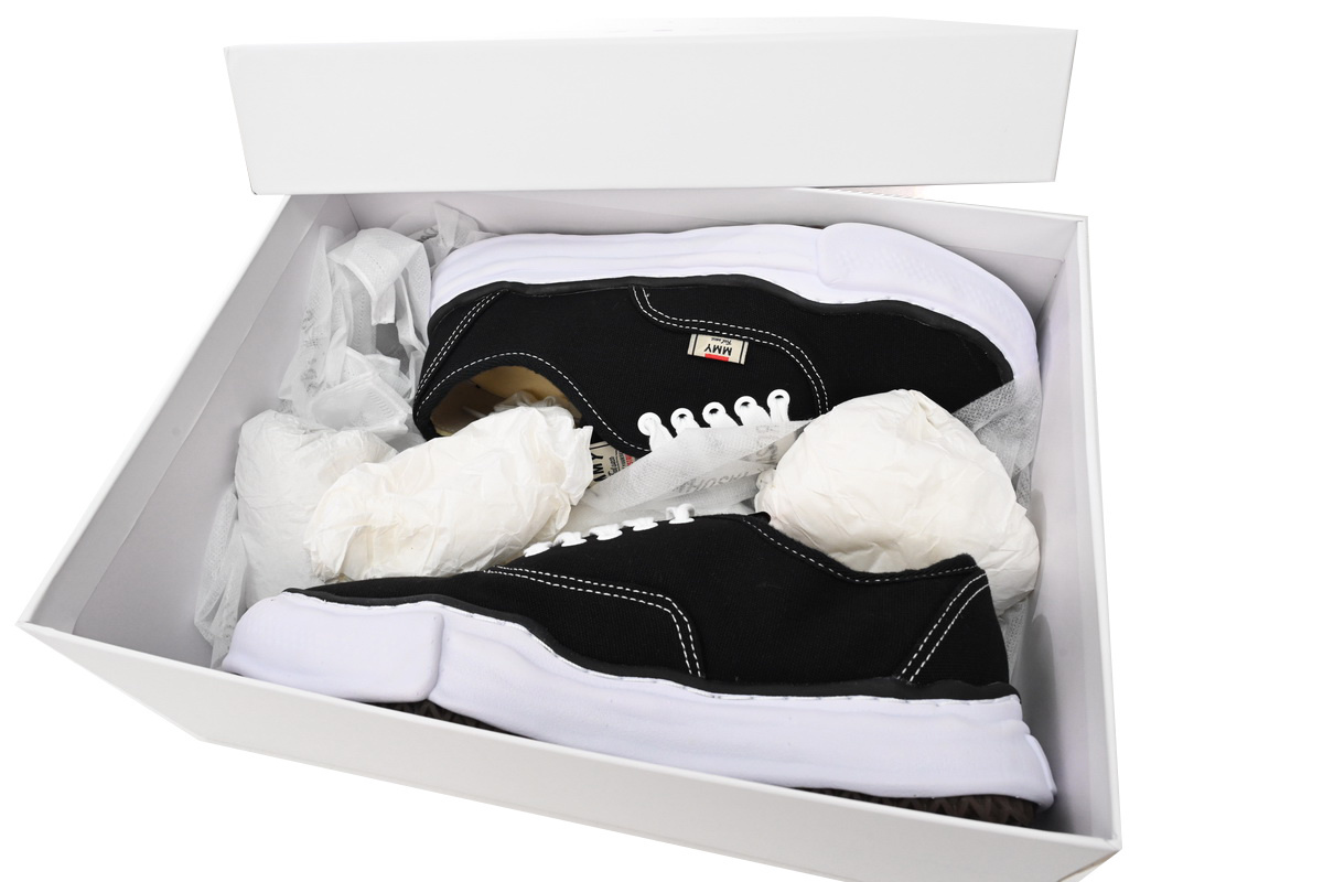 MIHARA YASUHIRO Black And White NO.715