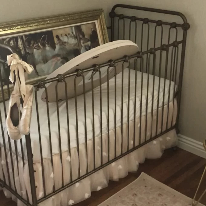 Joy 3-in-1 Convertible Crib