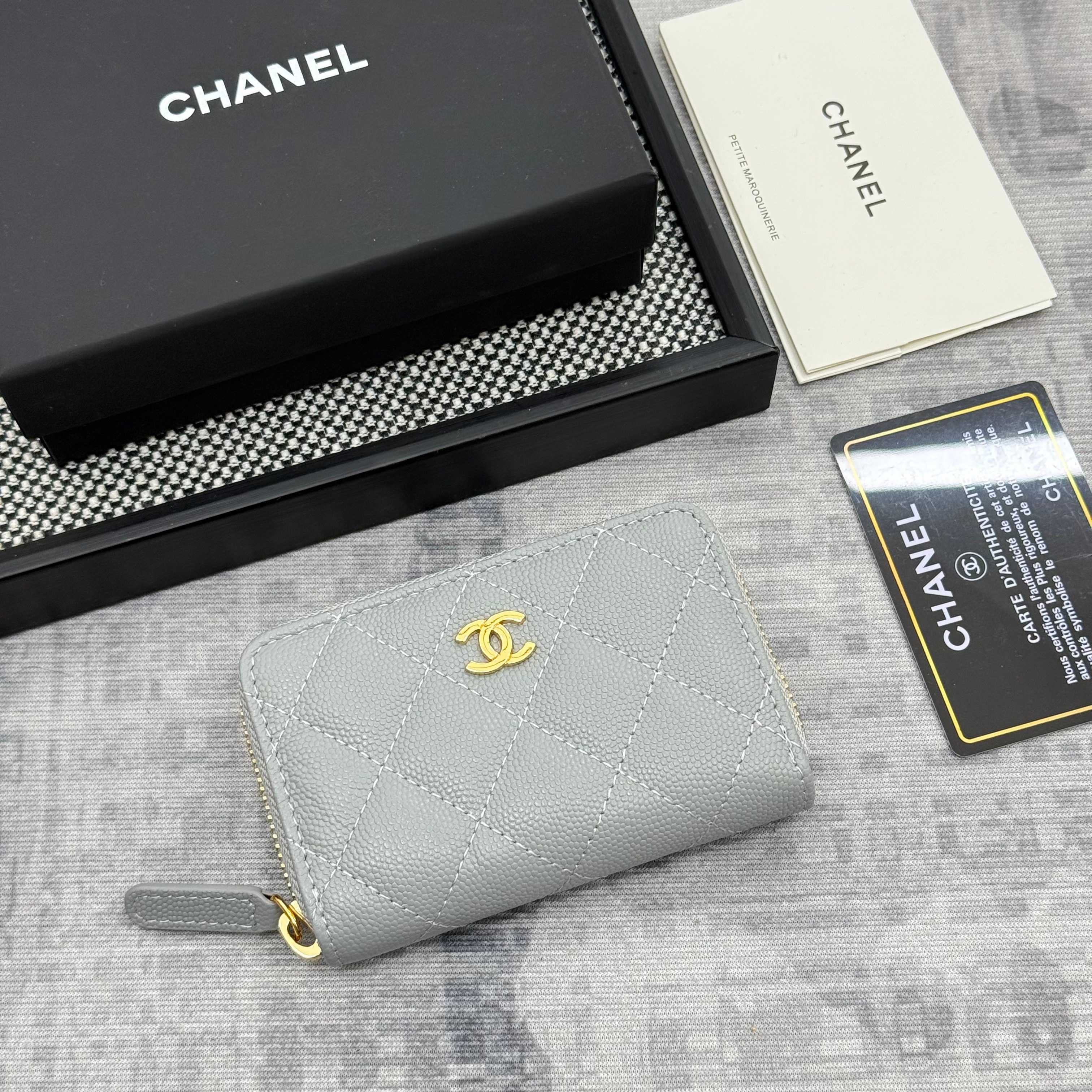 Chanel Classic Zipped Coin Purse Caviar Leather wallet