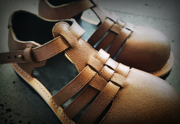 Women's retro roman sandals