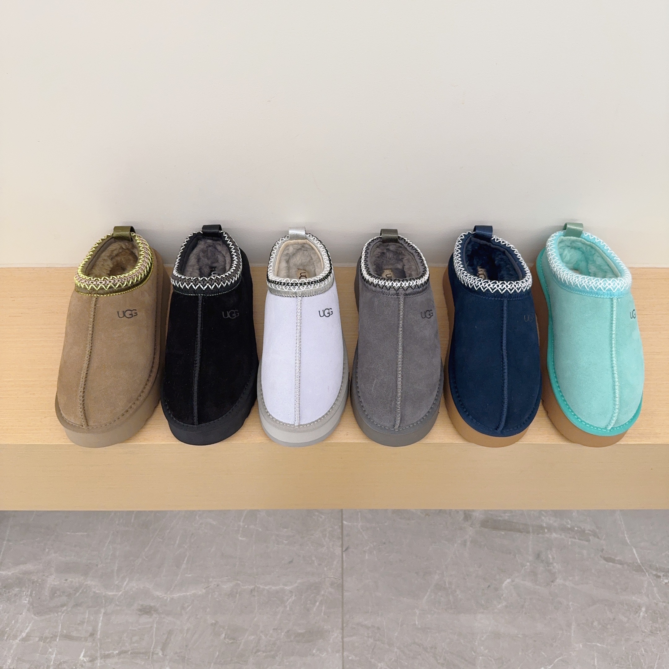 UGG Kids Ethnic Pattern Platform