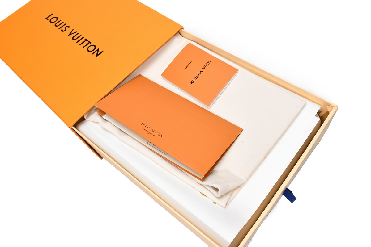 Louis Vuitton Trainer White Green 1A98UX