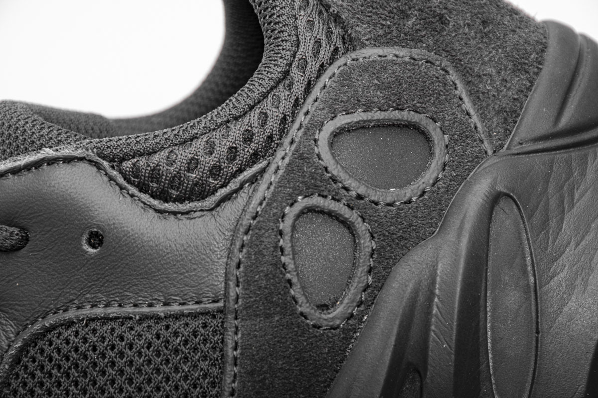 Yeezy Boost 700 Utility Black FV5304