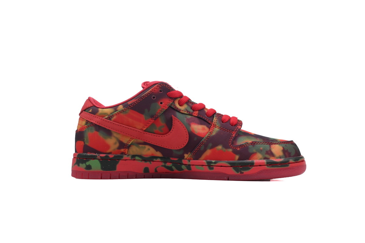 Nike SB Dunk Low The Wizard of Oz Poppy Field FZ1291-600