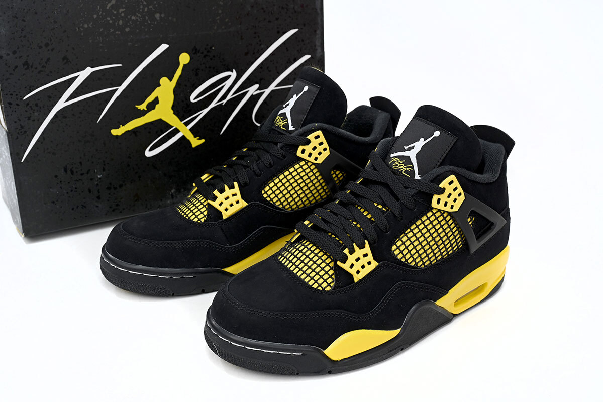 Air Jordan 4 Retro Thunder DH6927-017