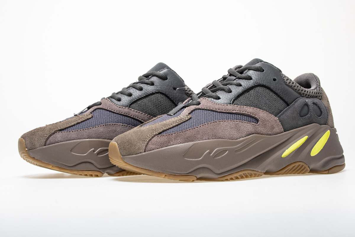 Yeezy Boost 700 Mauve EE9614