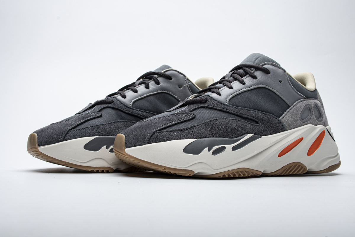 Yeezy Boost 700 Magnet FV9922