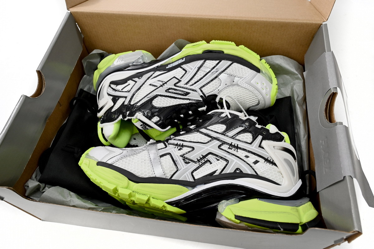 Balenciaga Runner Black white and Yellow 677402 W3RBP 1093