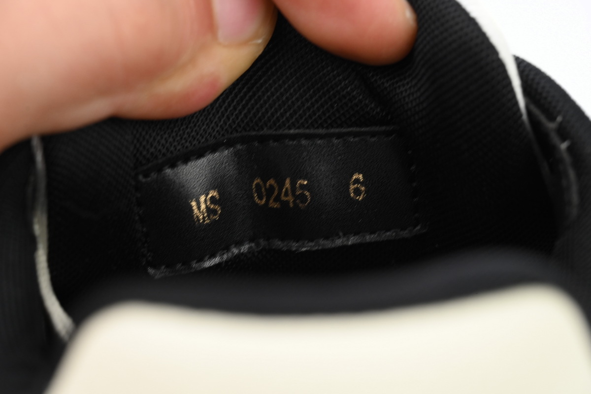 Louis Vuitton Trainer Cream Black