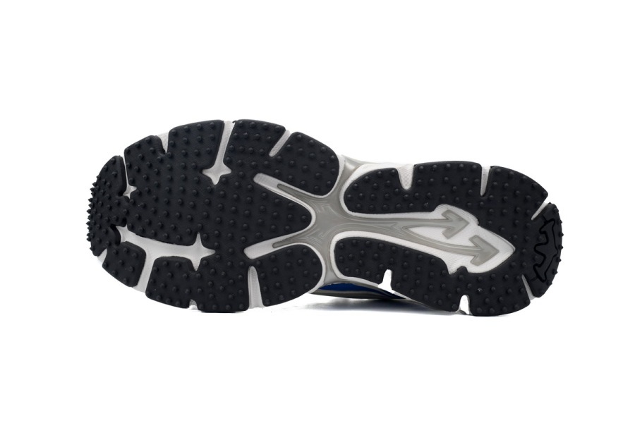 OFF-WHITE Be Right Back Out Of Light Blue and White