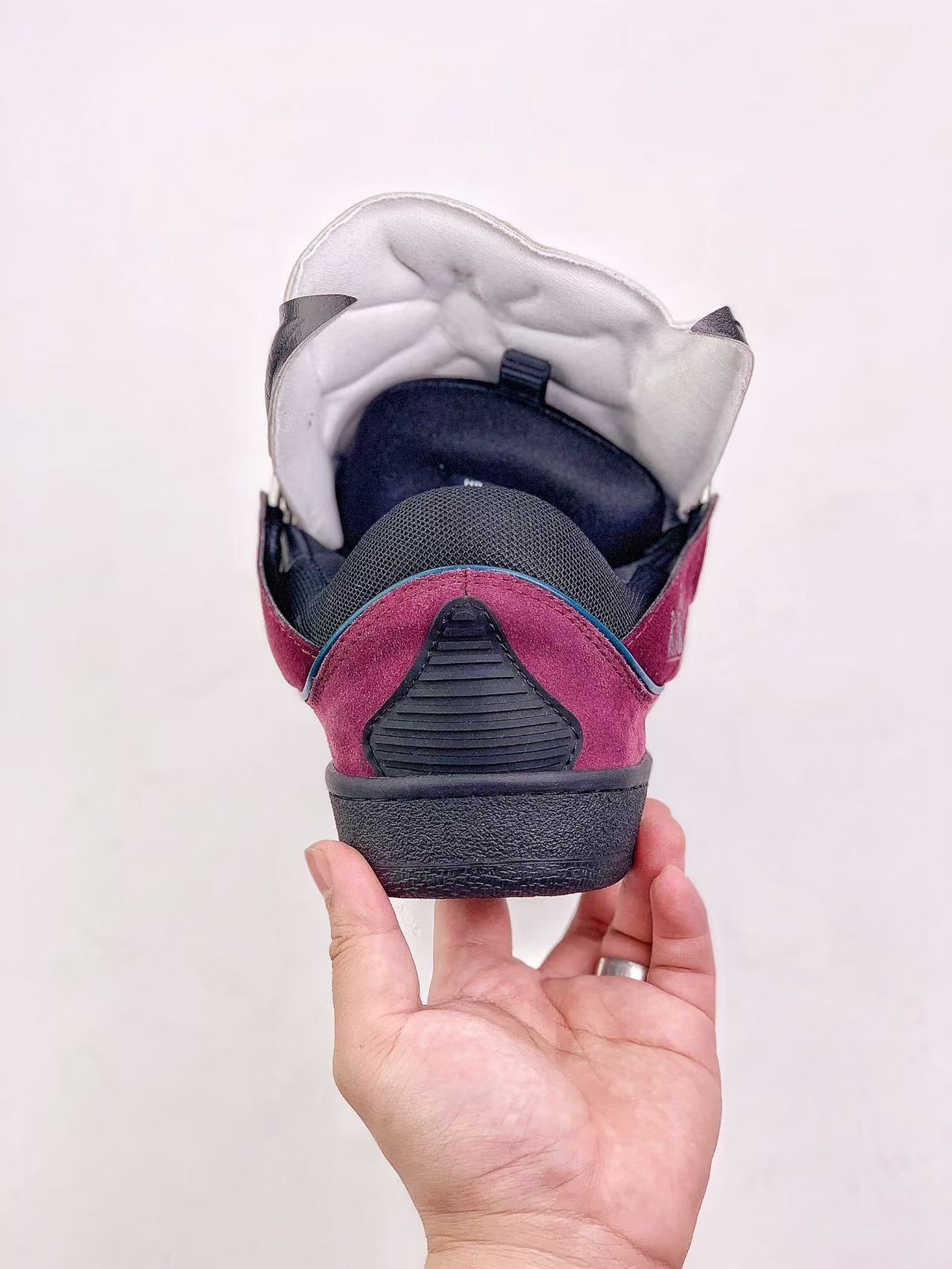 Lavin Curb Raisin Black