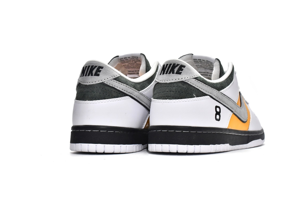 Otomo Katsuhiro x Nike SB Dunk Low Pro Kobe LF2428-001