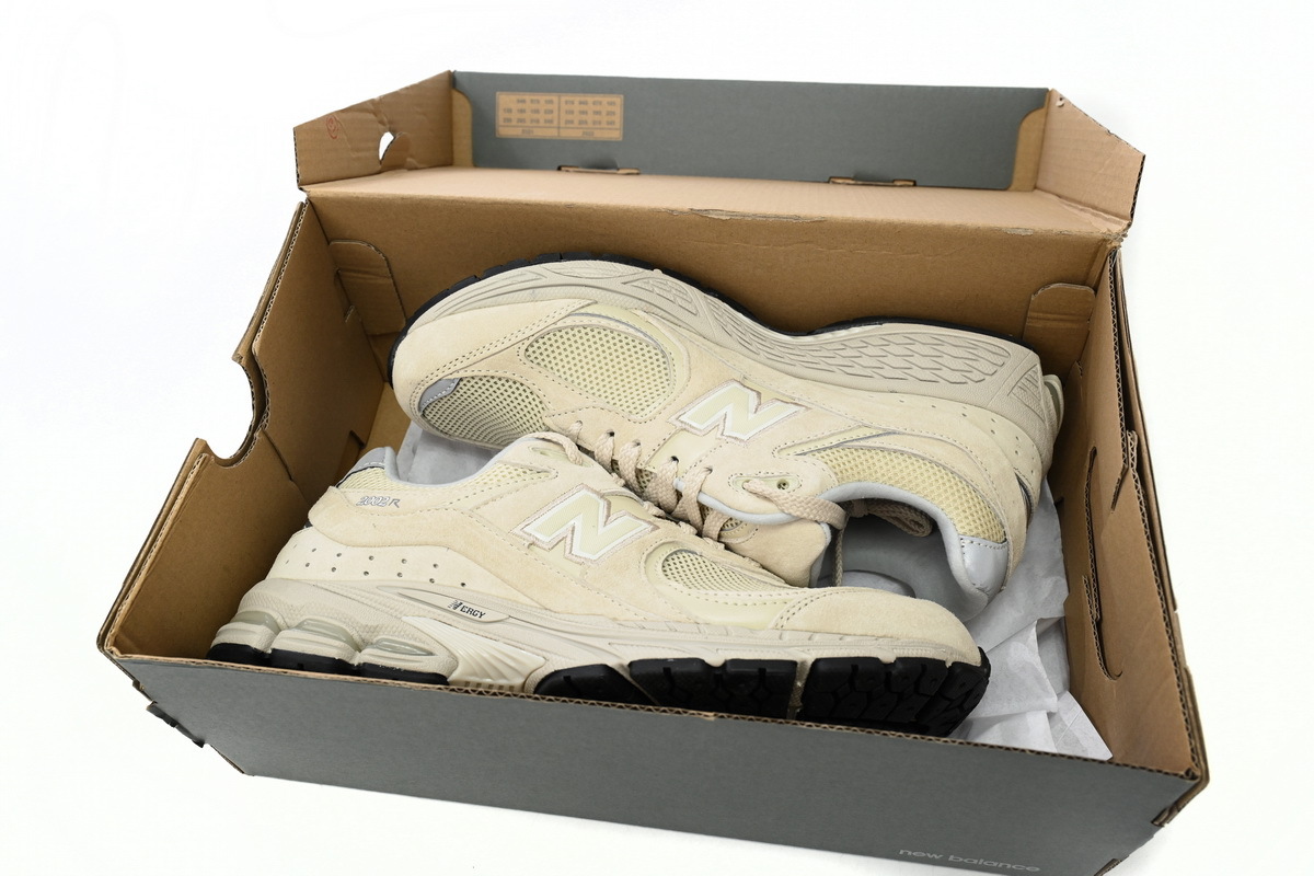 New Balance 2002R Beige M2002RE