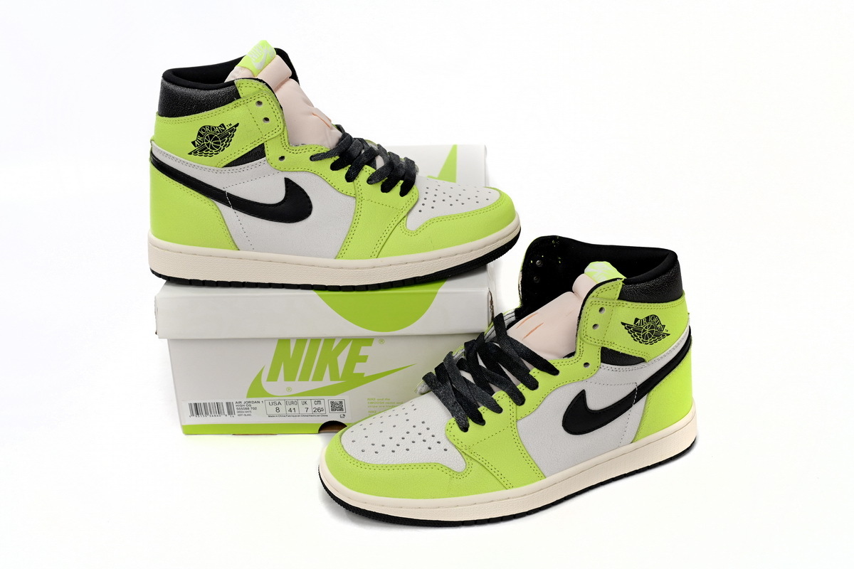 Air Jordan 1 High OG Visionaire 555088-702