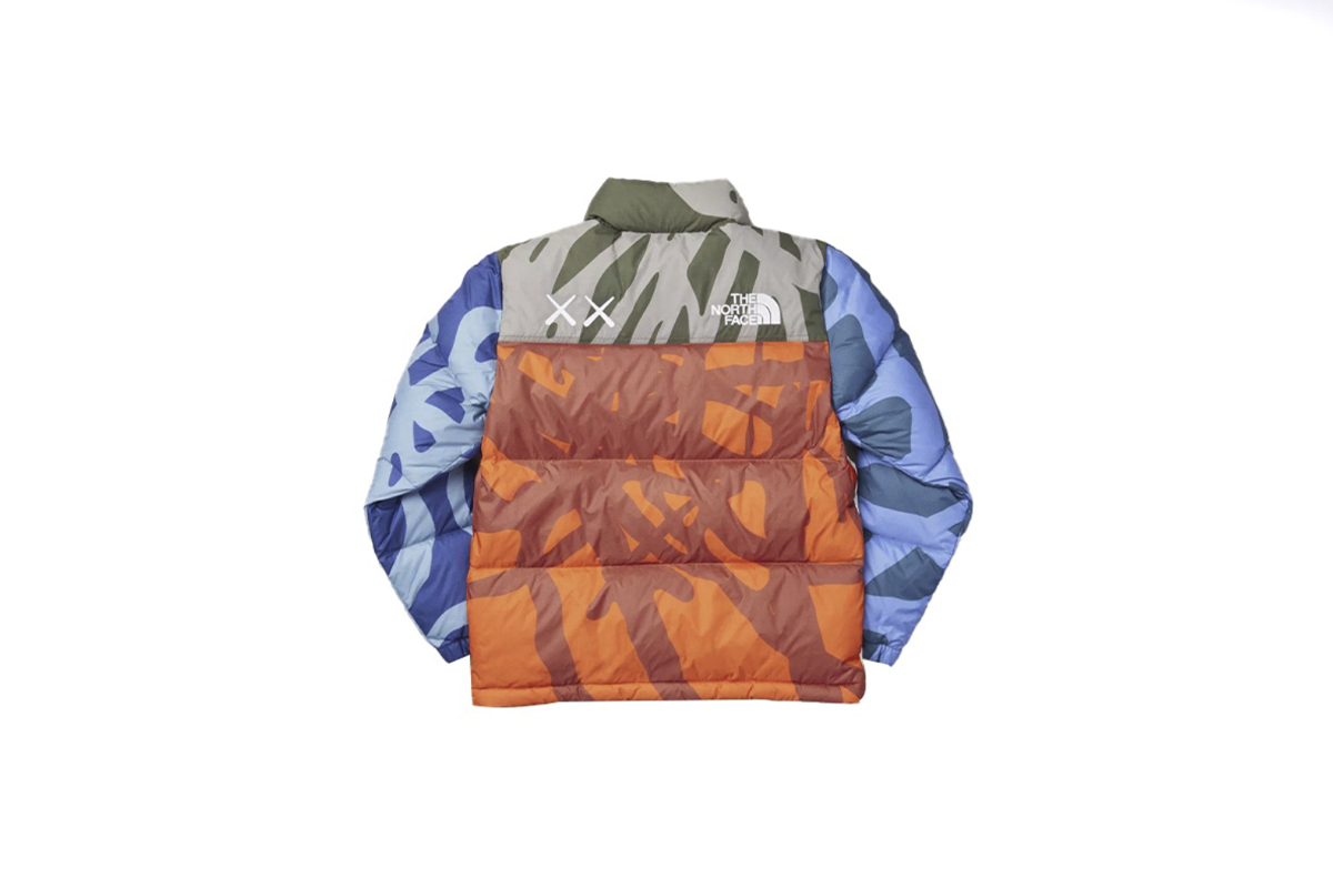 The North Face x KAWS Youth Retro 1996 Nuptse Jacket KW Moonlight Ivory Nuptse Print NF0A7WLX