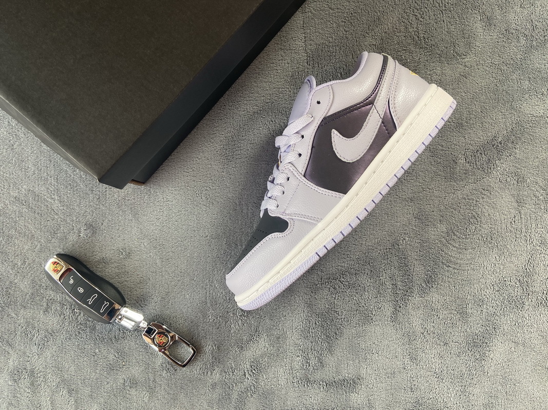 Air Jordan 1 Low Oxygen Purple 554723-505