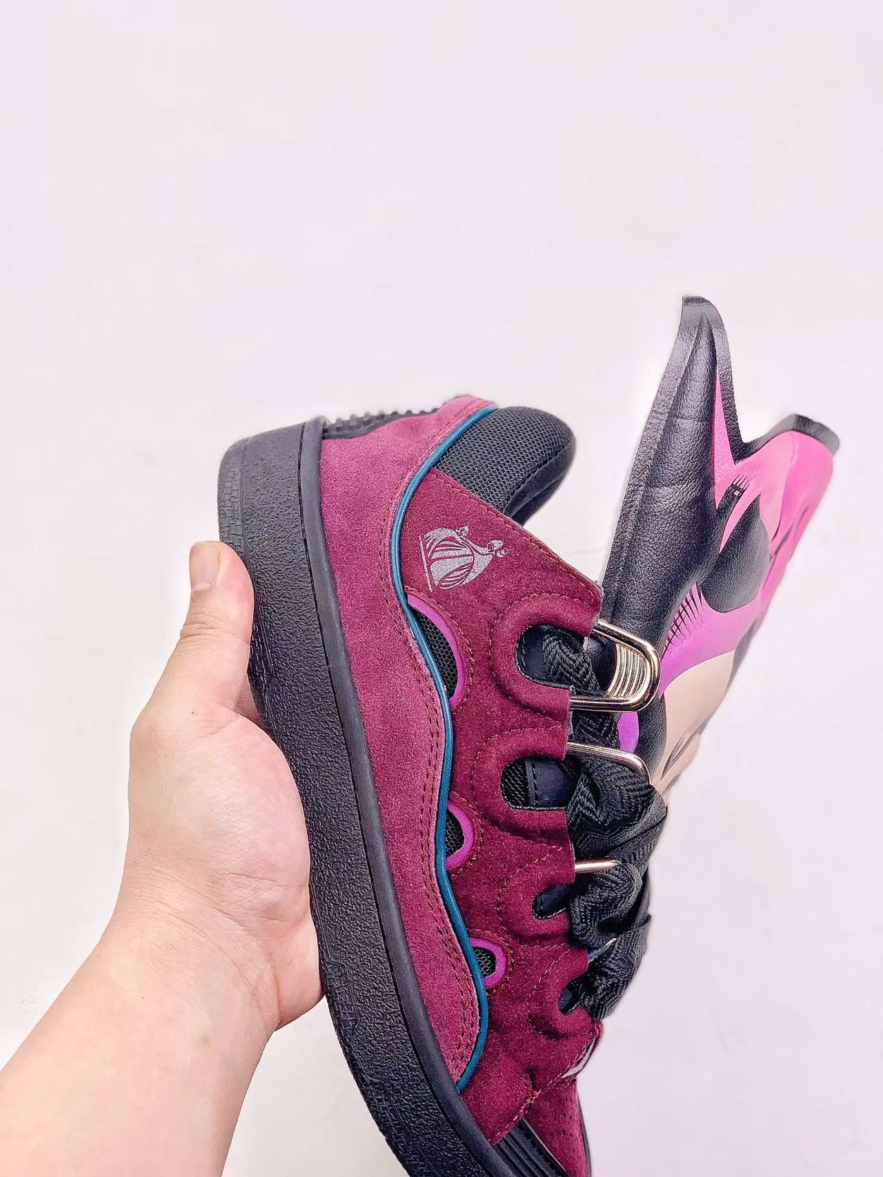 Lavin Curb Raisin Black