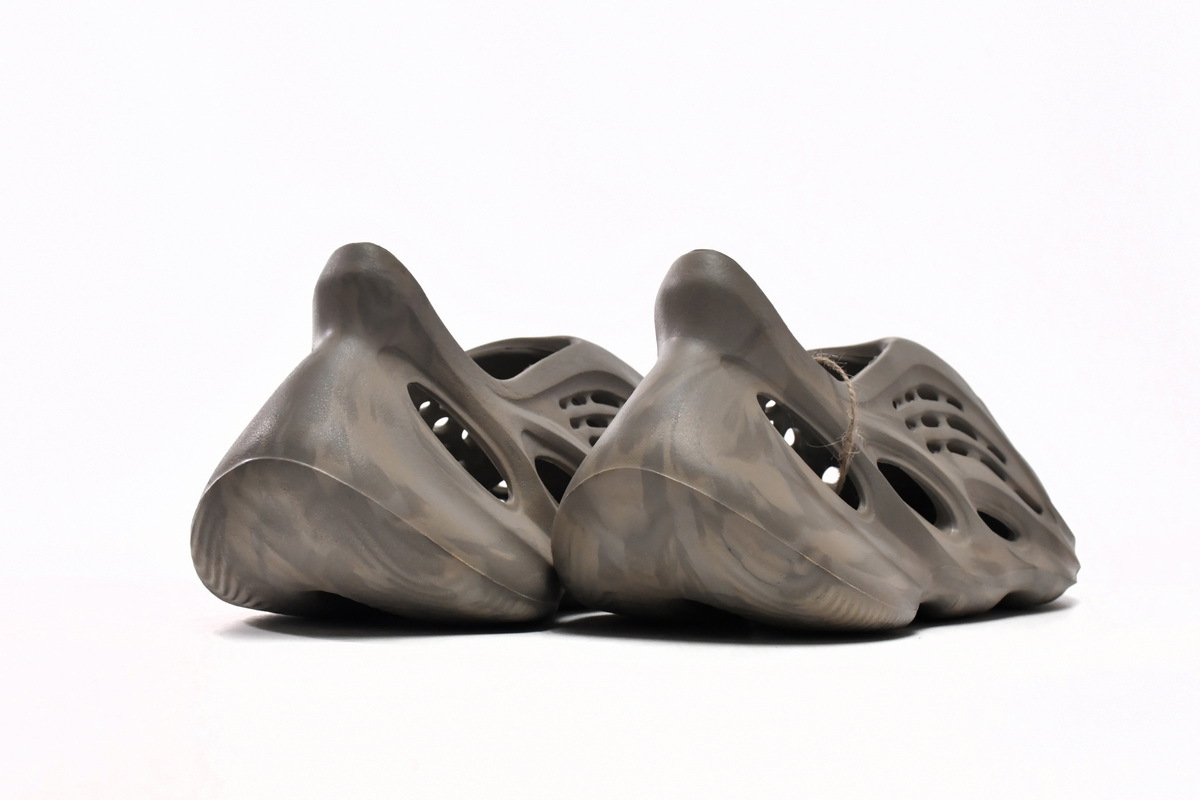 adidas Yeezy Foam Runner Stone Sage GX4472