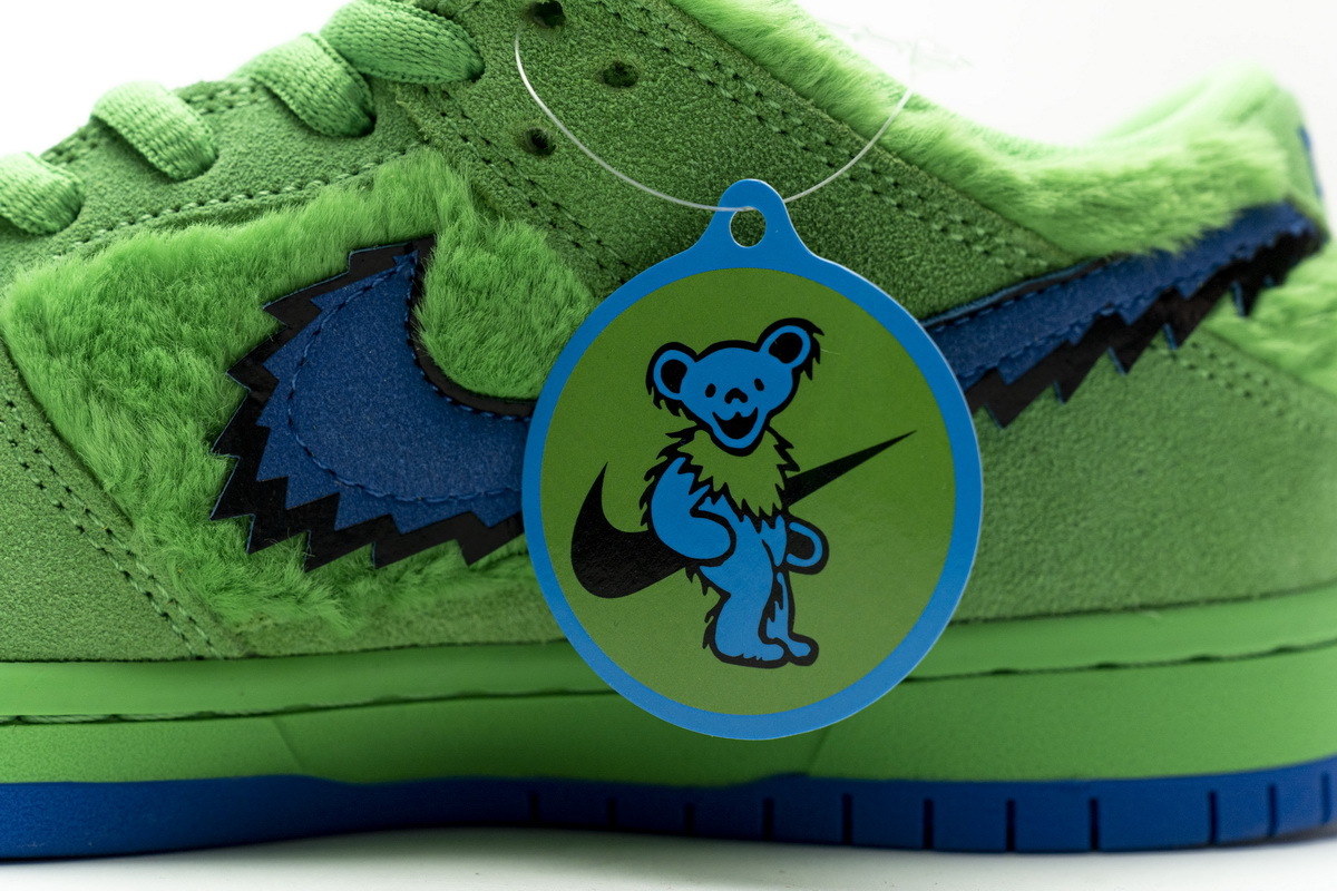 Grateful Dead x Nike SB Dunk Low Green Bear CJ5378-300