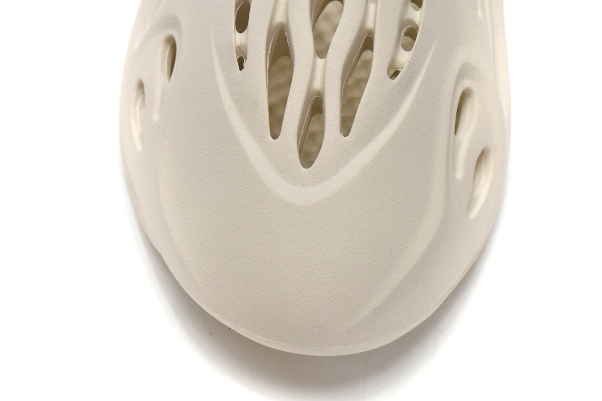 adidas Yeezy Foam Runner Sand FY4567