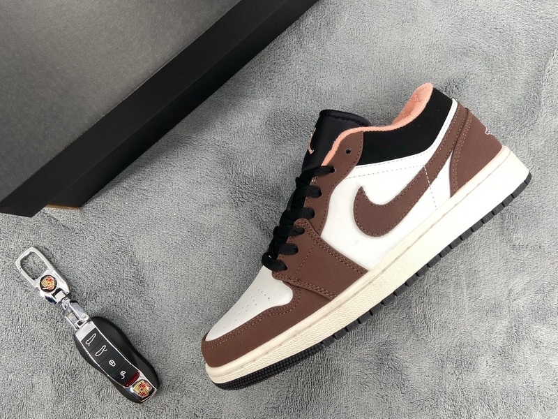 Jordan 1 Low Mocha DC6991-200