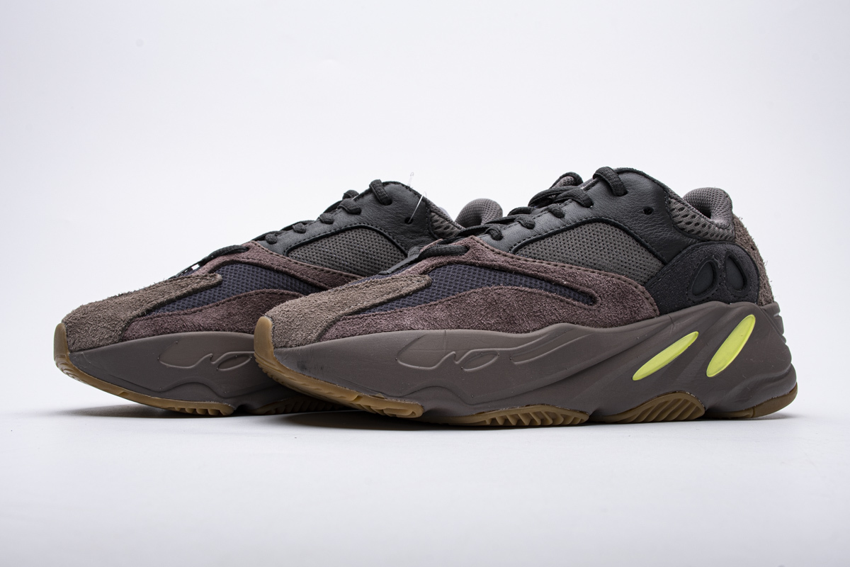 Yeezy Boost 700 Mauve EE9614