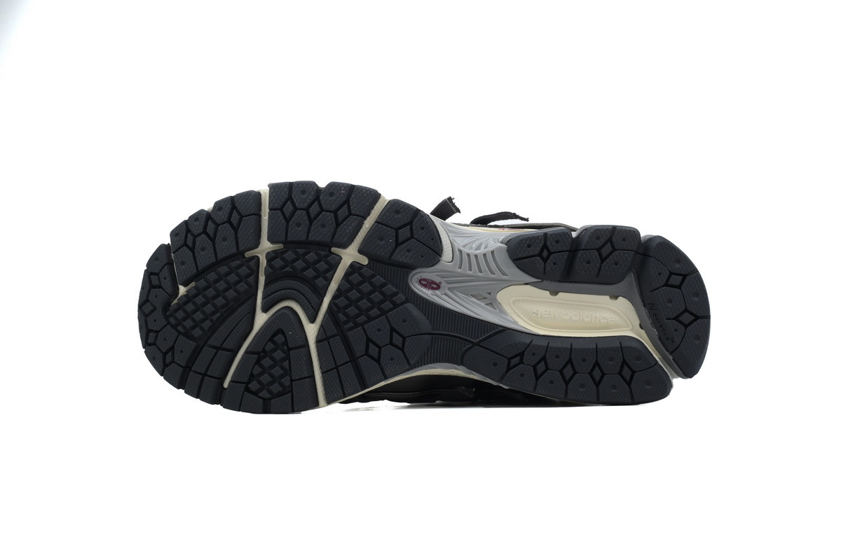 New Balance 1906A Silver Gold Metallic M1906AD