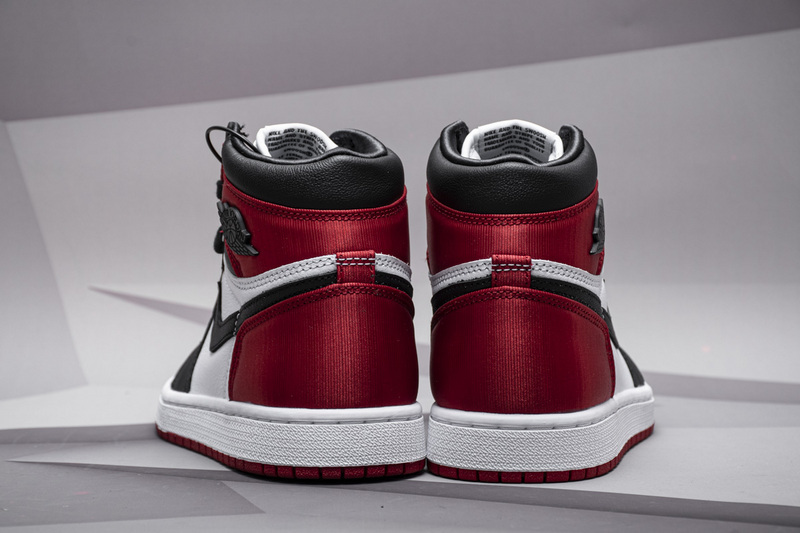 Air Jordan 1 OG High OG Satin Black Toe CD0461-016